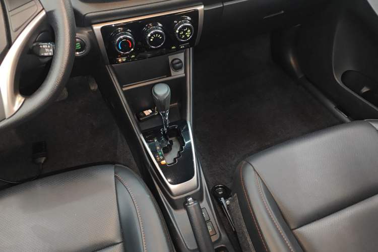 Used Toyota YARiS L Zhi Xuan 2022 1.5L CVT Luxury PLUS Edition Gear Lever