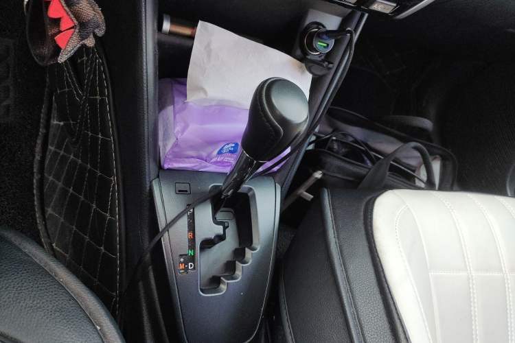 Used Toyota YARiS L Zhi Xuan 2022 1.5L CVT Leading PLUS Edition Gear Lever