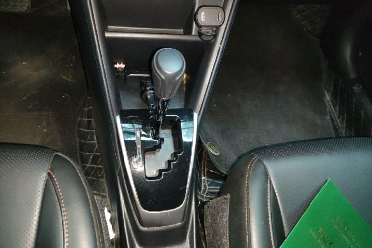 Used Toyota YARiS L Zhi Xuan 2022 X-Trail 1.5L CVT Luxury PLUS Edition Gear Lever