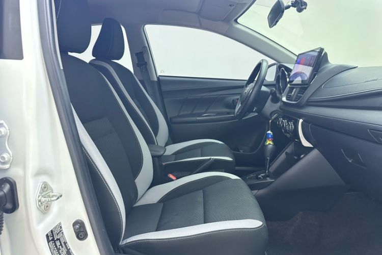 Used Toyota YARiS L Zhi Xuan 2022 1.5L CVT Leading PLUS Edition Interior 2
