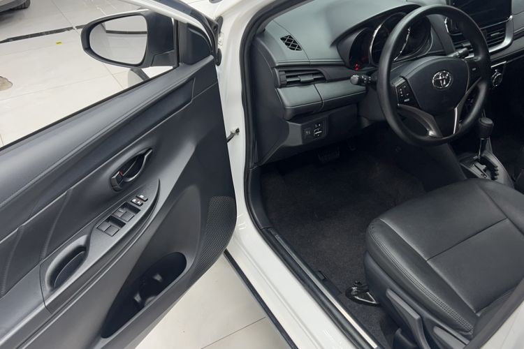 Used Toyota YARiS L Zhi Xuan 2022 X-Trail 1.5L CVT Leading PLUS Edition Interior 3