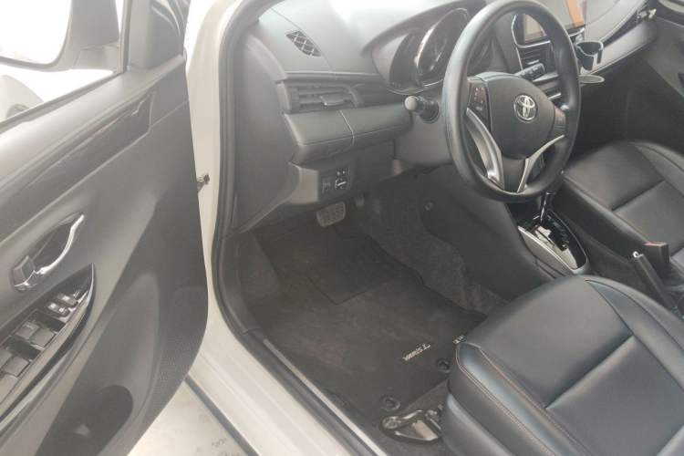 Used Toyota YARiS L Zhi Xuan 2022 X-Trail 1.5L CVT Luxury PLUS Edition Interior 3
