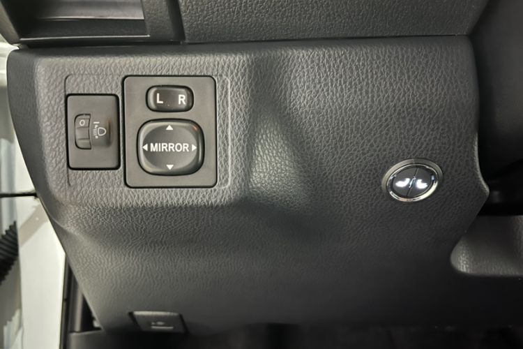 Used Toyota YARiS L Zhi Xuan 2022 1.5L CVT Luxury PLUS Edition Interior 8
