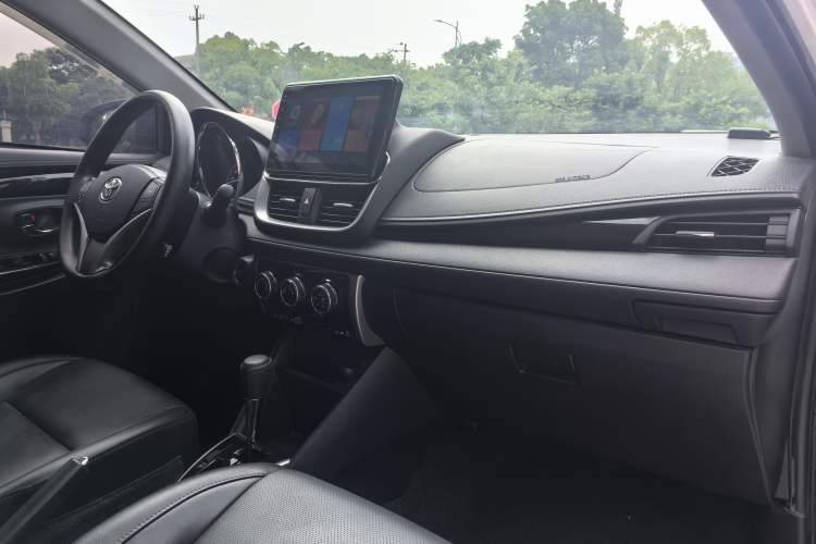 Used Toyota YARiS L Zhi Xuan 2022 X-Trail 1.5L CVT Luxury PLUS Edition Interior 8