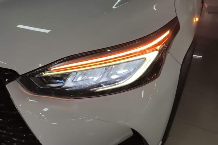 Used Toyota YARiS L Zhi Xuan 2022 X-Trail 1.5L CVT Luxury PLUS Edition Left Front Headlight