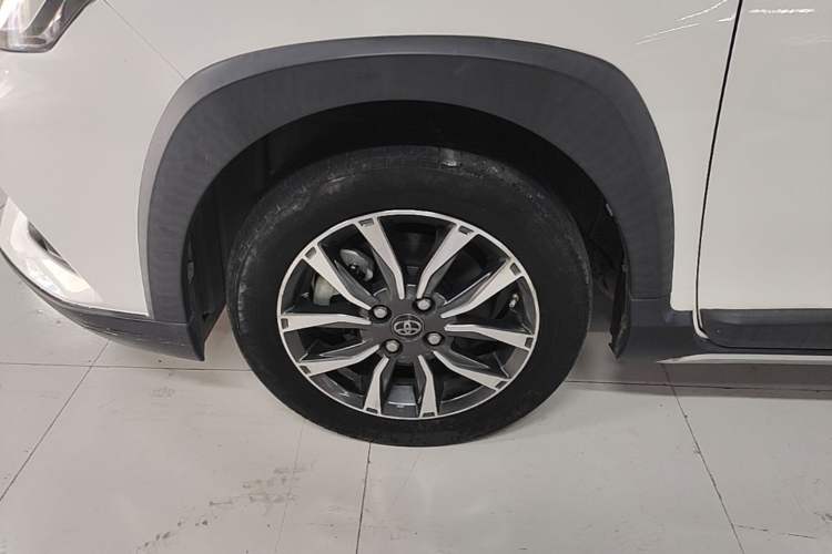 Used Toyota YARiS L Zhi Xuan 2022 1.5L CVT Luxury PLUS Edition Left Front Wheel Hub