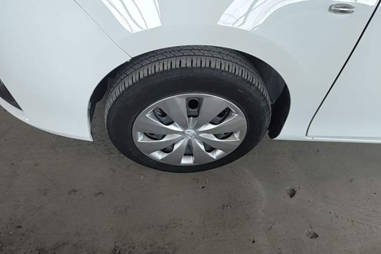 Used Toyota YARiS L Zhi Xuan 2022 1.5L CVT Leading PLUS Edition Left Front Wheel Hub