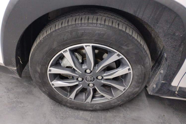 Used Toyota YARiS L Zhi Xuan 2022 X-Trail 1.5L CVT Luxury PLUS Edition Left Front Wheel Hub