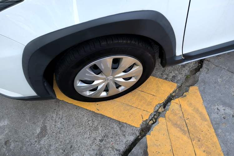 Used Toyota YARiS L Zhi Xuan 2022 X-Trail 1.5L CVT Leading PLUS Edition Left Front Wheel Hub