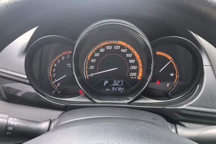 Used Toyota YARiS L Zhi Xuan 2022 X-Trail 1.5L CVT Luxury PLUS Edition Odometer Close Up