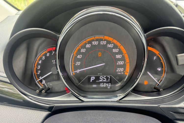 Used Toyota YARiS L Zhi Xuan 2022 X-Trail 1.5L CVT Luxury PLUS Edition Odometer Close Up