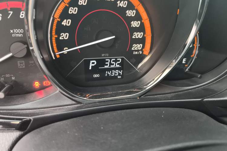 Used Toyota YARiS L Zhi Xuan 2022 X-Trail 1.5L CVT Luxury PLUS Edition Odometer Close Up
