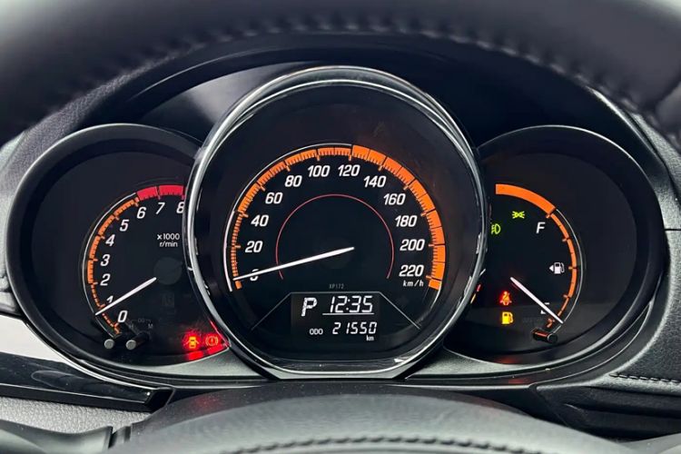 Used Toyota YARiS L Zhi Xuan 2022 X-Trail 1.5L CVT Luxury PLUS Edition Odometer Close Up