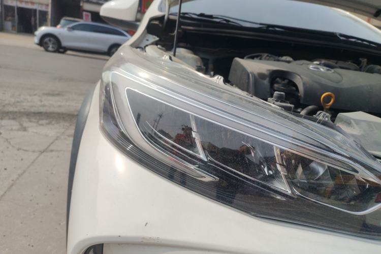 Used Toyota YARiS L Zhi Xuan 2022 X-Trail 1.5L CVT Luxury PLUS Edition Right Front Headlight