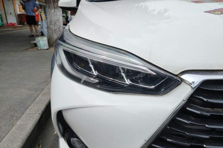 Used Toyota YARiS L Zhi Xuan 2022 X-Trail 1.5L CVT Luxury PLUS Edition Right Front Headlight