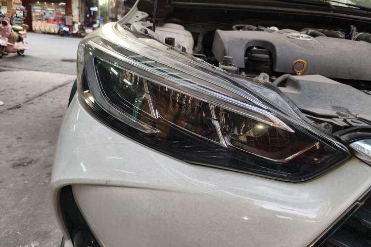 Used Toyota YARiS L Zhi Xuan 2022 X-Trail 1.5L CVT Luxury PLUS Edition Right Front Headlight