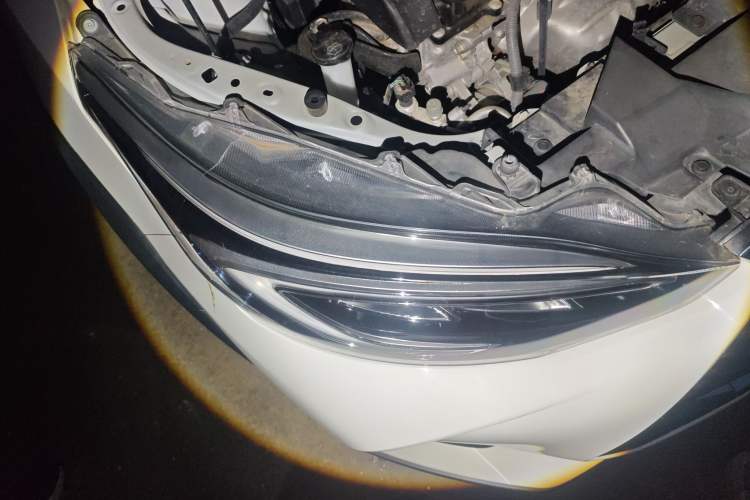 Used Toyota YARiS L Zhi Xuan 2022 X-Trail 1.5L CVT Luxury PLUS Edition Right Front Headlight
