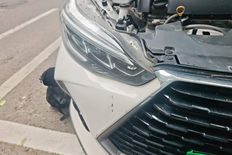 Used Toyota YARiS L Zhi Xuan 2022 X-Trail 1.5L CVT Luxury PLUS Edition Right Front Headlight
