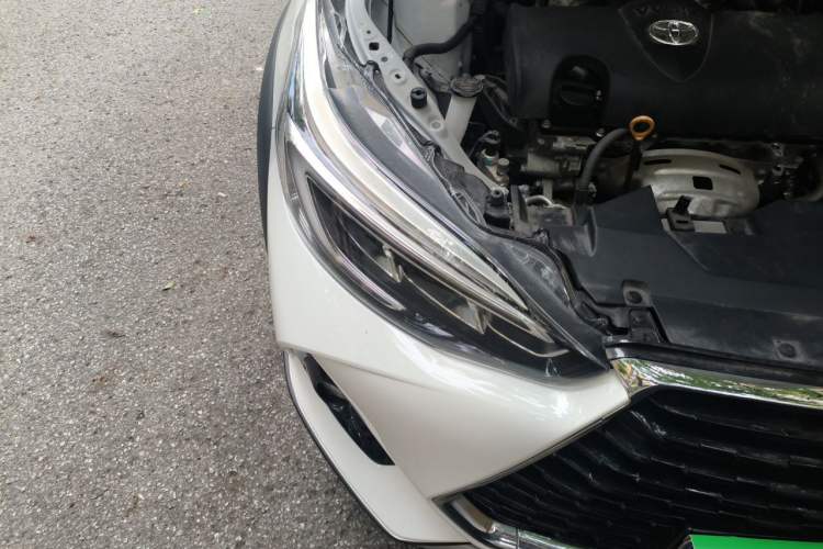 Used Toyota YARiS L Zhi Xuan 2022 X-Trail 1.5L CVT Luxury PLUS Edition Right Front Headlight