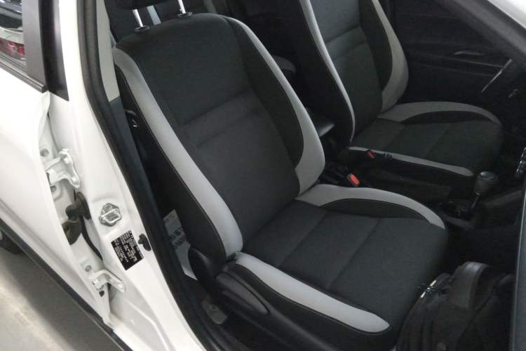 Used Toyota YARiS L Zhi Xuan 2022 X-Trail 1.5L CVT Leading PLUS Edition Right Front Seat