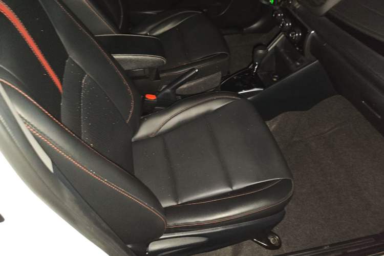 Used Toyota YARiS L Zhi Xuan 2022 X-Trail 1.5L CVT Luxury PLUS Edition Right Front Seat