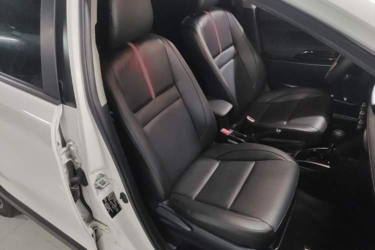 Used Toyota YARiS L Zhi Xuan 2022 1.5L CVT Luxury PLUS Edition Right Front Seat