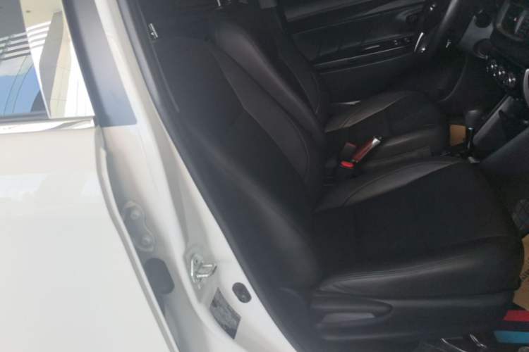 Used Toyota YARiS L Zhi Xuan 2022 X-Trail 1.5L CVT Luxury PLUS Edition Right Front Seat