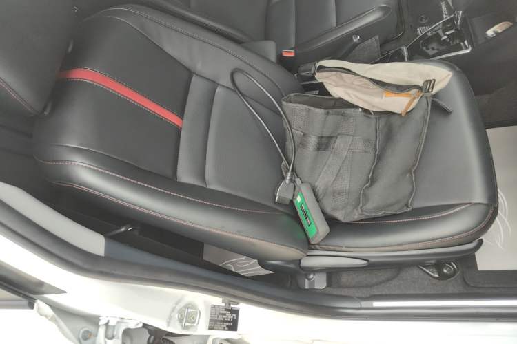 Used Toyota YARiS L Zhi Xuan 2022 X-Trail 1.5L CVT Luxury PLUS Edition Right Front Seat
