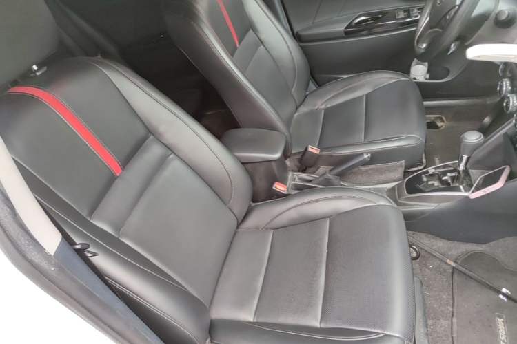 Used Toyota YARiS L Zhi Xuan 2022 X-Trail 1.5L CVT Luxury PLUS Edition Right Front Seat