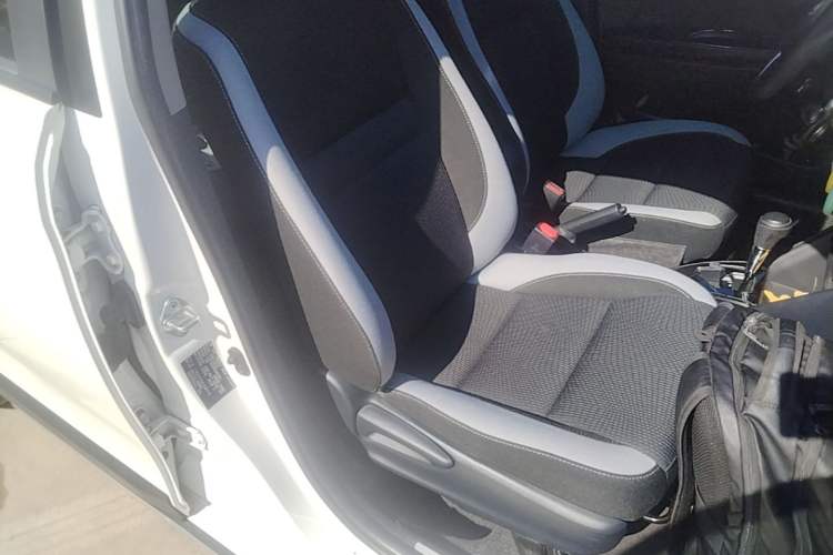 Used Toyota YARiS L Zhi Xuan 2022 X-Trail 1.5L CVT Leading PLUS Edition Right Front Seat