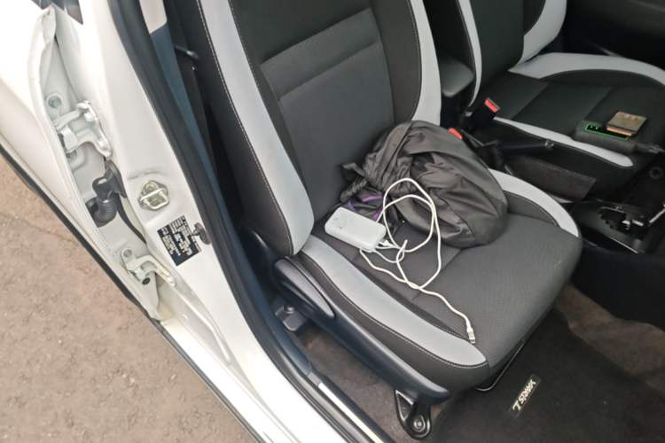 Used Toyota YARiS L Zhi Xuan 2022 X-Trail 1.5L CVT Leading PLUS Edition Right Front Seat