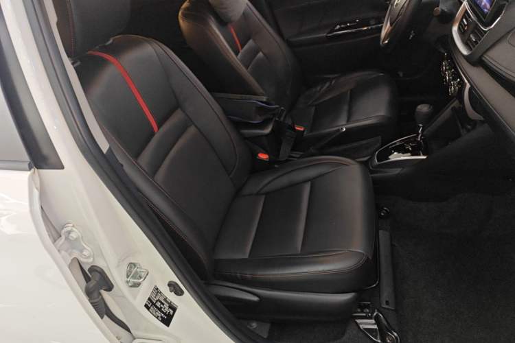 Used Toyota YARiS L Zhi Xuan 2022 1.5L CVT Luxury PLUS Edition Right Front Seat