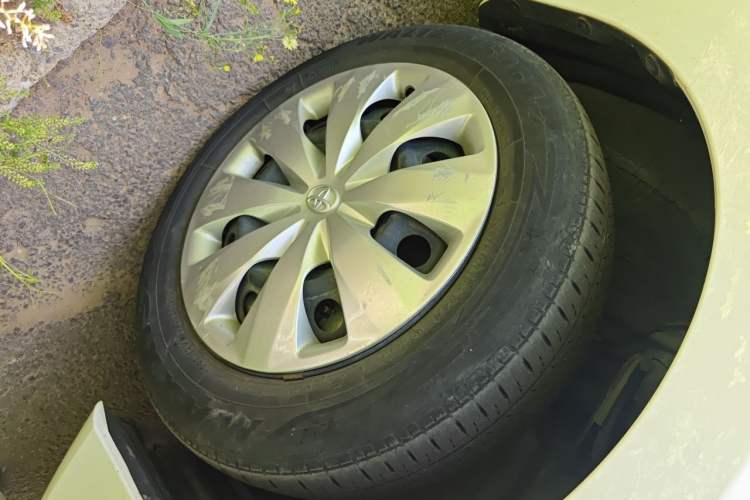 Used Toyota YARiS L Zhi Xuan 2022 1.5L CVT Leading PLUS Edition Right Front Wheel Hub
