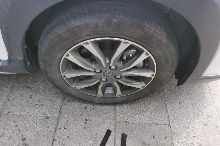 Used Toyota YARiS L Zhi Xuan 2022 X-Trail 1.5L CVT Luxury PLUS Edition Right Front Wheel Hub