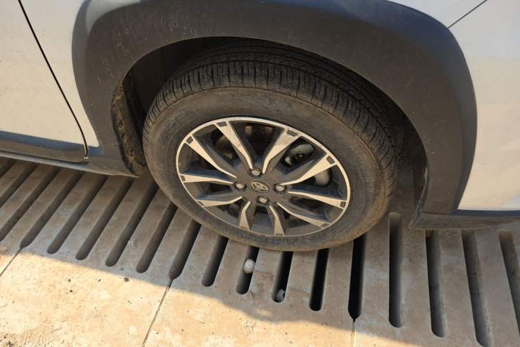 Used Toyota YARiS L Zhi Xuan 2022 X-Trail 1.5L CVT Luxury PLUS Edition Right Front Wheel Hub