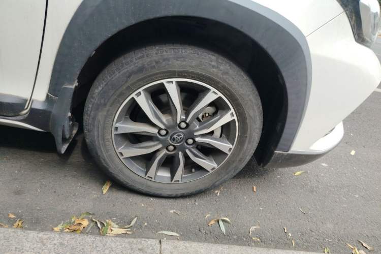 Used Toyota YARiS L Zhi Xuan 2022 X-Trail 1.5L CVT Luxury PLUS Edition Right Front Wheel Hub