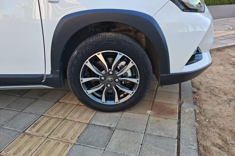 Used Toyota YARiS L Zhi Xuan 2022 X-Trail 1.5L CVT Luxury PLUS Edition Right Front Wheel Hub