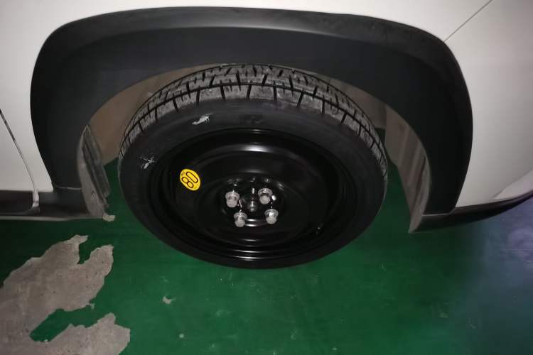 Used Toyota YARiS L Zhi Xuan 2022 1.5L CVT Luxury PLUS Edition Right Front Wheel Hub