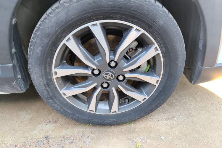 Used Toyota YARiS L Zhi Xuan 2022 X-Trail 1.5L CVT Luxury PLUS Edition Right Front Wheel Hub