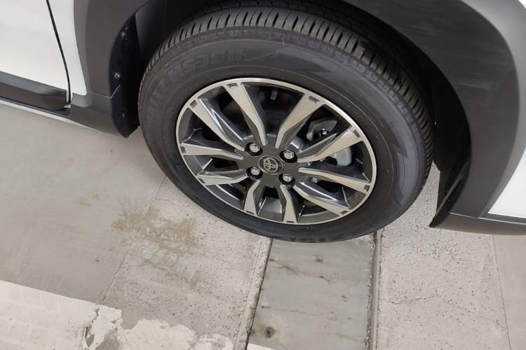 Used Toyota YARiS L Zhi Xuan 2022 X-Trail 1.5L CVT Luxury PLUS Edition Right Front Wheel Hub