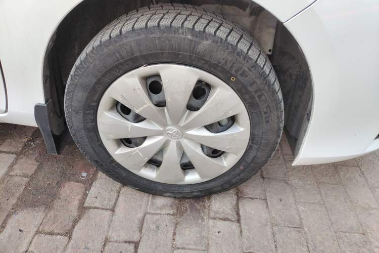 Used Toyota YARiS L Zhi Xuan 2022 1.5L CVT Leading PLUS Edition Right Front Wheel Hub
