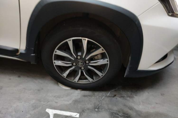 Used Toyota YARiS L Zhi Xuan 2022 X-Trail 1.5L CVT Luxury PLUS Edition Right Front Wheel Hub