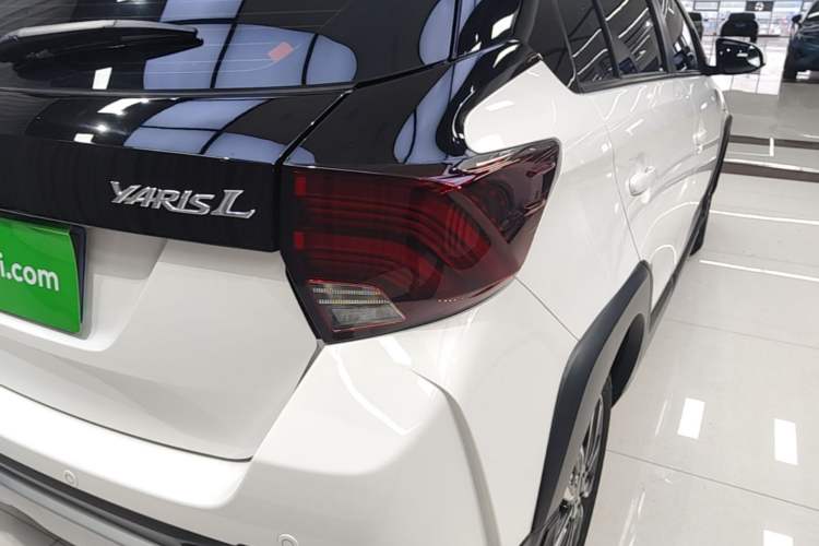 Used Toyota YARiS L Zhi Xuan 2022 X-Trail 1.5L CVT Luxury PLUS Edition Right Rear Taillight