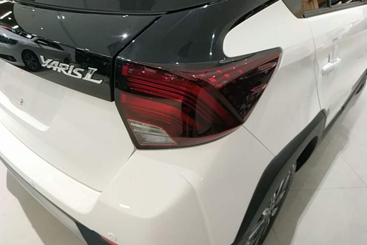 Used Toyota YARiS L Zhi Xuan 2022 X-Trail 1.5L CVT Luxury PLUS Edition Right Rear Taillight