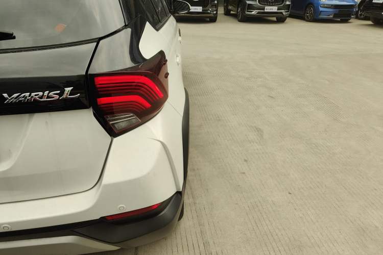 Used Toyota YARiS L Zhi Xuan 2022 X-Trail 1.5L CVT Luxury PLUS Edition Right Rear Taillight