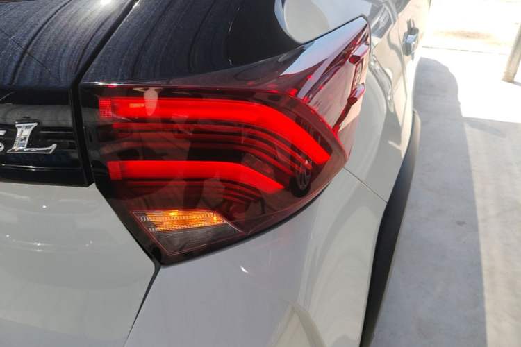 Used Toyota YARiS L Zhi Xuan 2022 X-Trail 1.5L CVT Leading PLUS Edition Right Rear Taillight