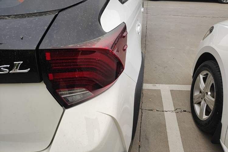 Used Toyota YARiS L Zhi Xuan 2022 X-Trail 1.5L CVT Luxury PLUS Edition Right Rear Taillight