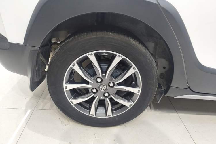 Used Toyota YARiS L Zhi Xuan 2022 X-Trail 1.5L CVT Luxury PLUS Edition Right Rear Wheel Hub