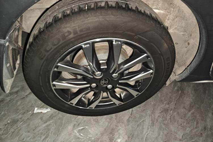 Used Toyota YARiS L Zhi Xuan 2022 X-Trail 1.5L CVT Luxury PLUS Edition Right Rear Wheel Hub
