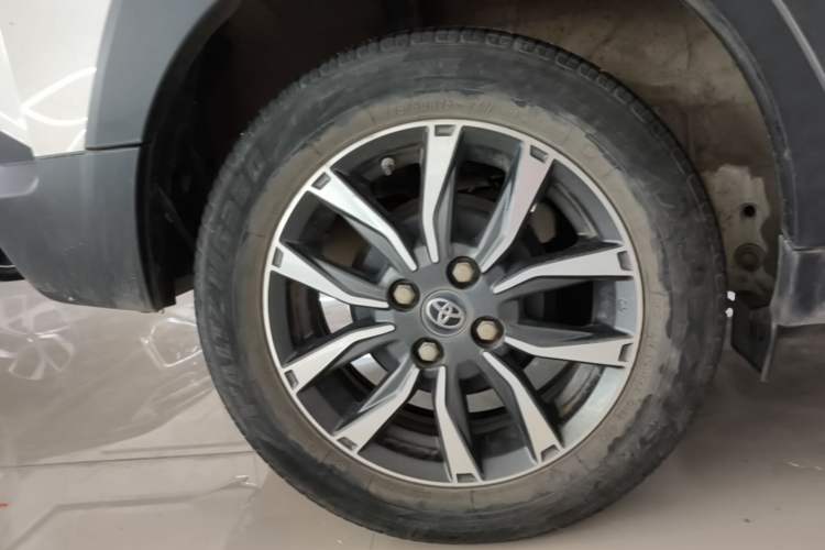 Used Toyota YARiS L Zhi Xuan 2022 X-Trail 1.5L CVT Luxury PLUS Edition Right Rear Wheel Hub